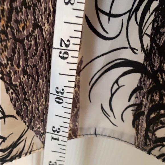 Beautiful dress with feather print - Picture 6 of 9